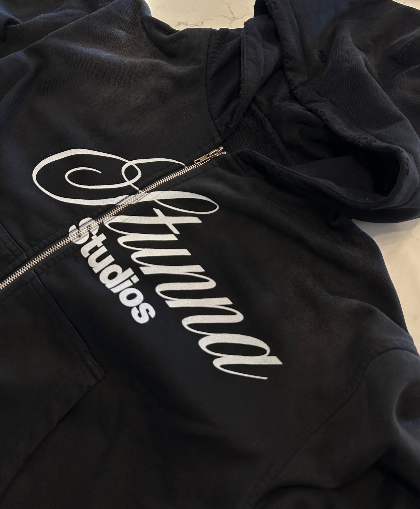 Stunna Cropped Zip Up