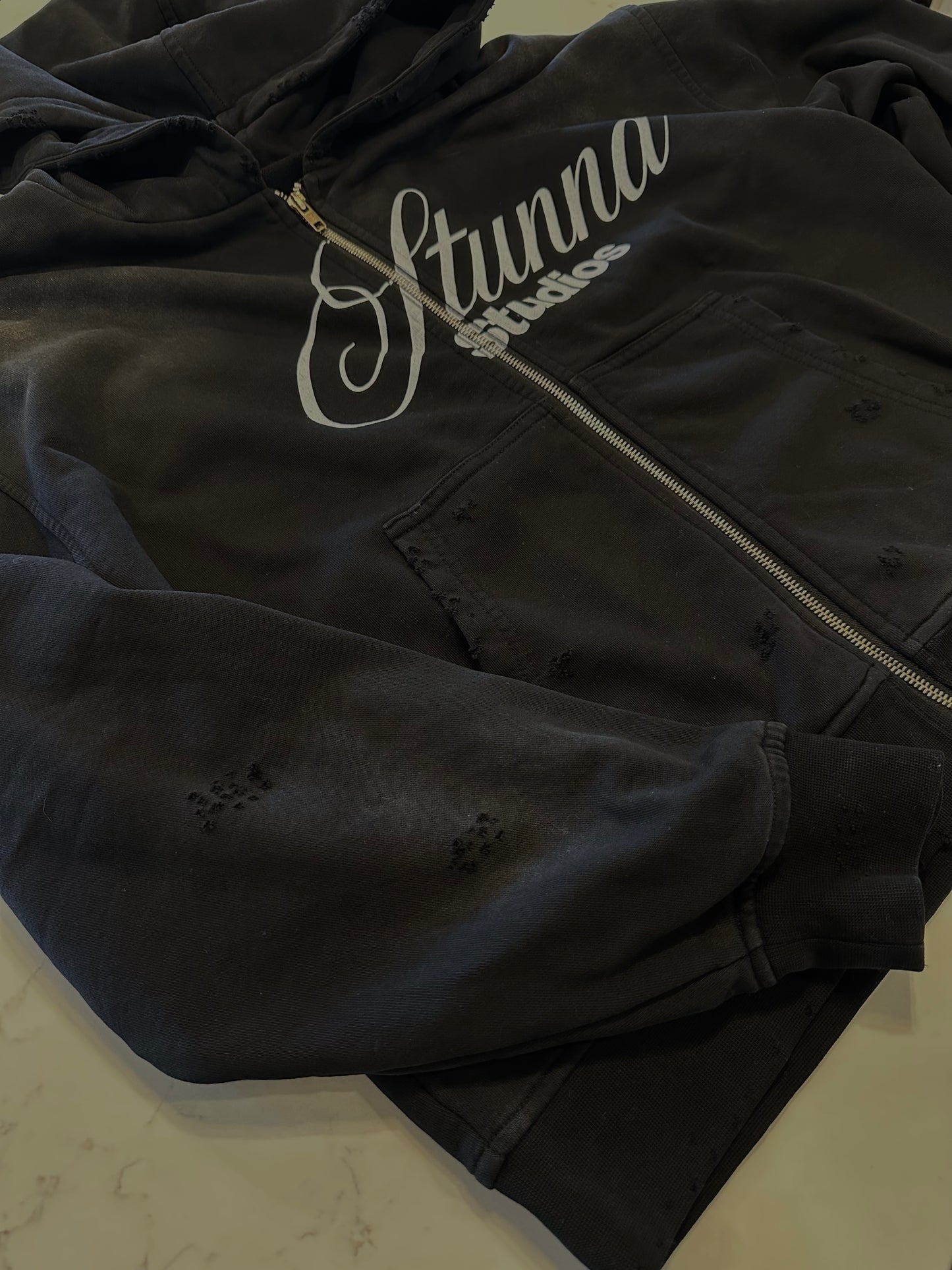 Stunna Cropped Zip Up